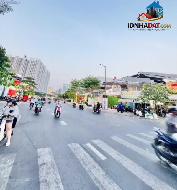 Bán gấp CHDV đường Lý Thánh Tông, Tân Phú, 6 Tầng,… – Bán nhà trong ngõ – hẻm Quận Tân Phú – TP Hồ Chí Minh giá 15 – 20 tỷ