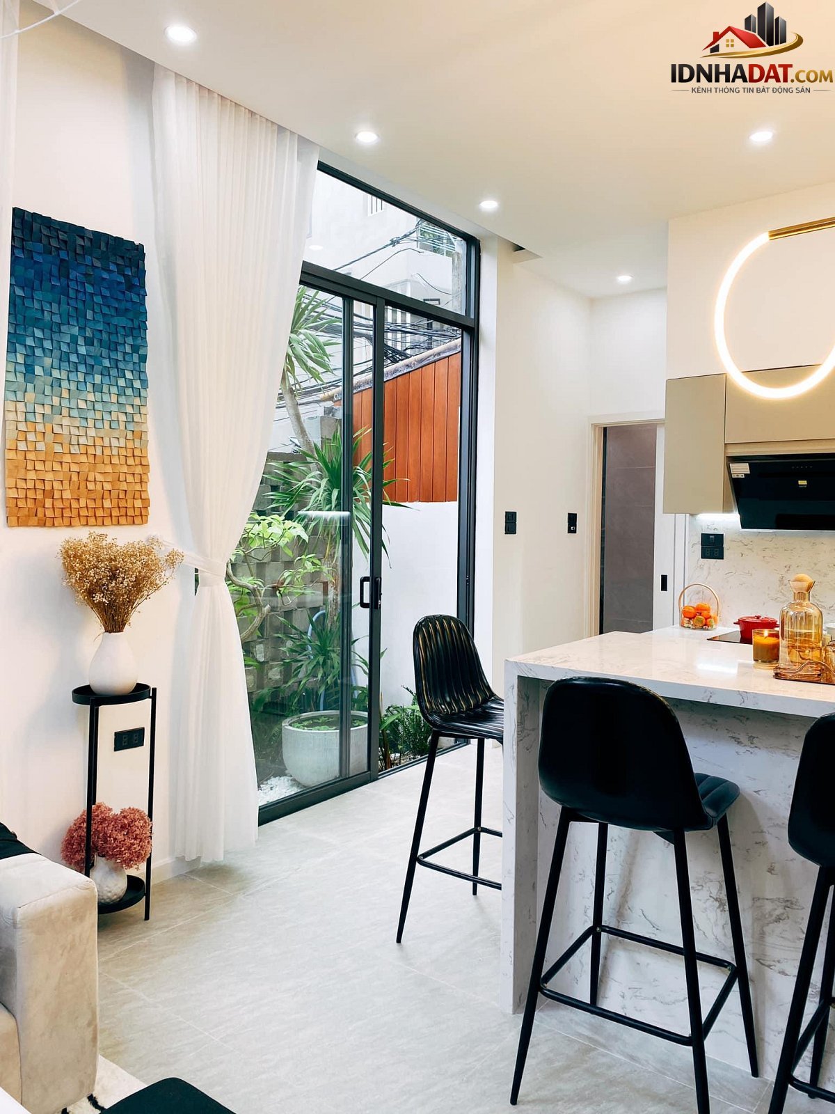 Ngôi nhà phố luôn trong lành nhờ được bọc bởi khu vườn nhỏ - Ảnh 20. Ngôi nhà phố luôn trong lành nhờ được bọc bởi khu vườn nhỏ - Ảnh 20.