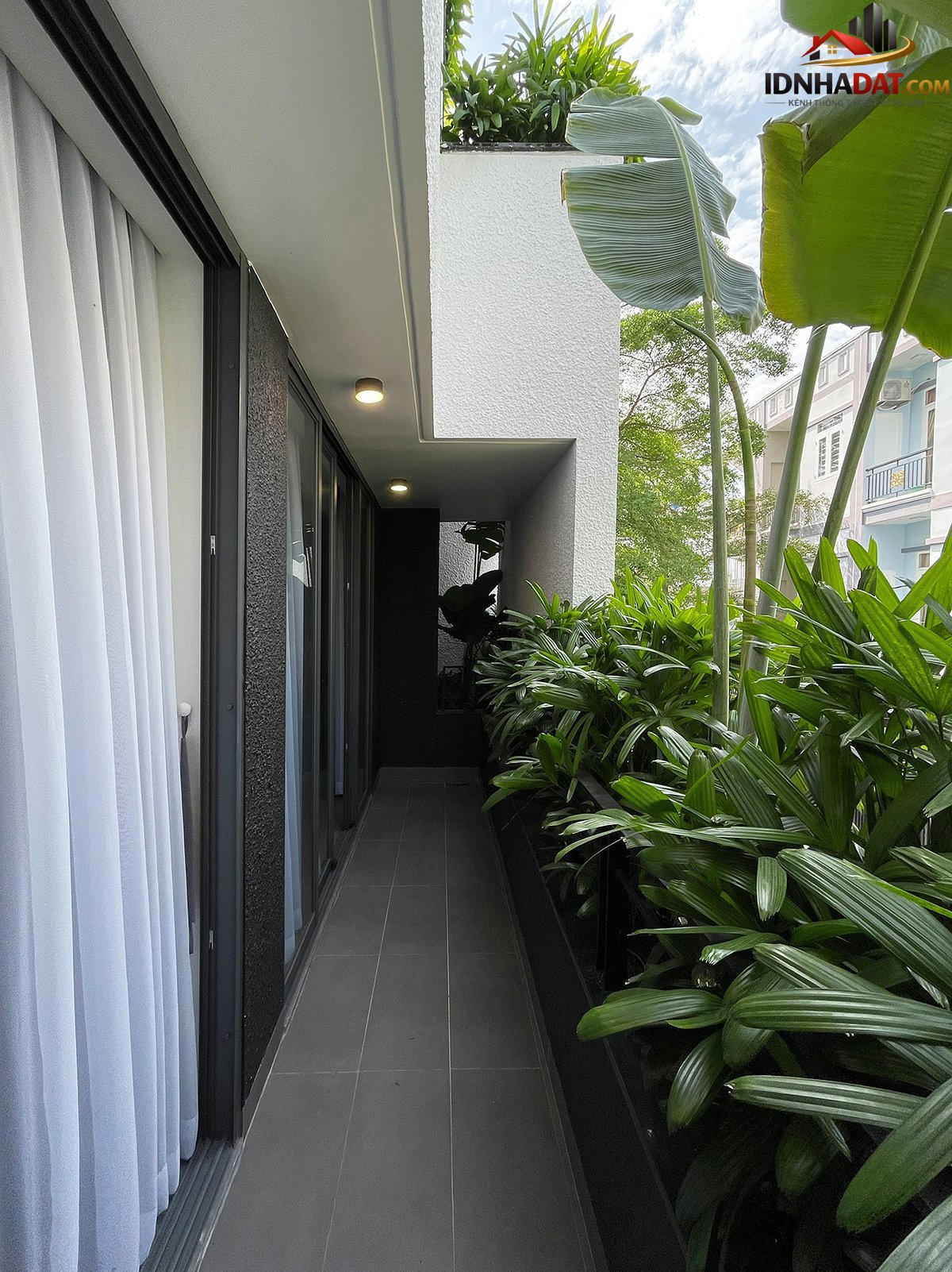 Nhà hướng Tây xanh mướt từ ngoài vào trong - Ảnh 3. Nhà hướng Tây xanh mướt từ ngoài vào trong - Ảnh 3.