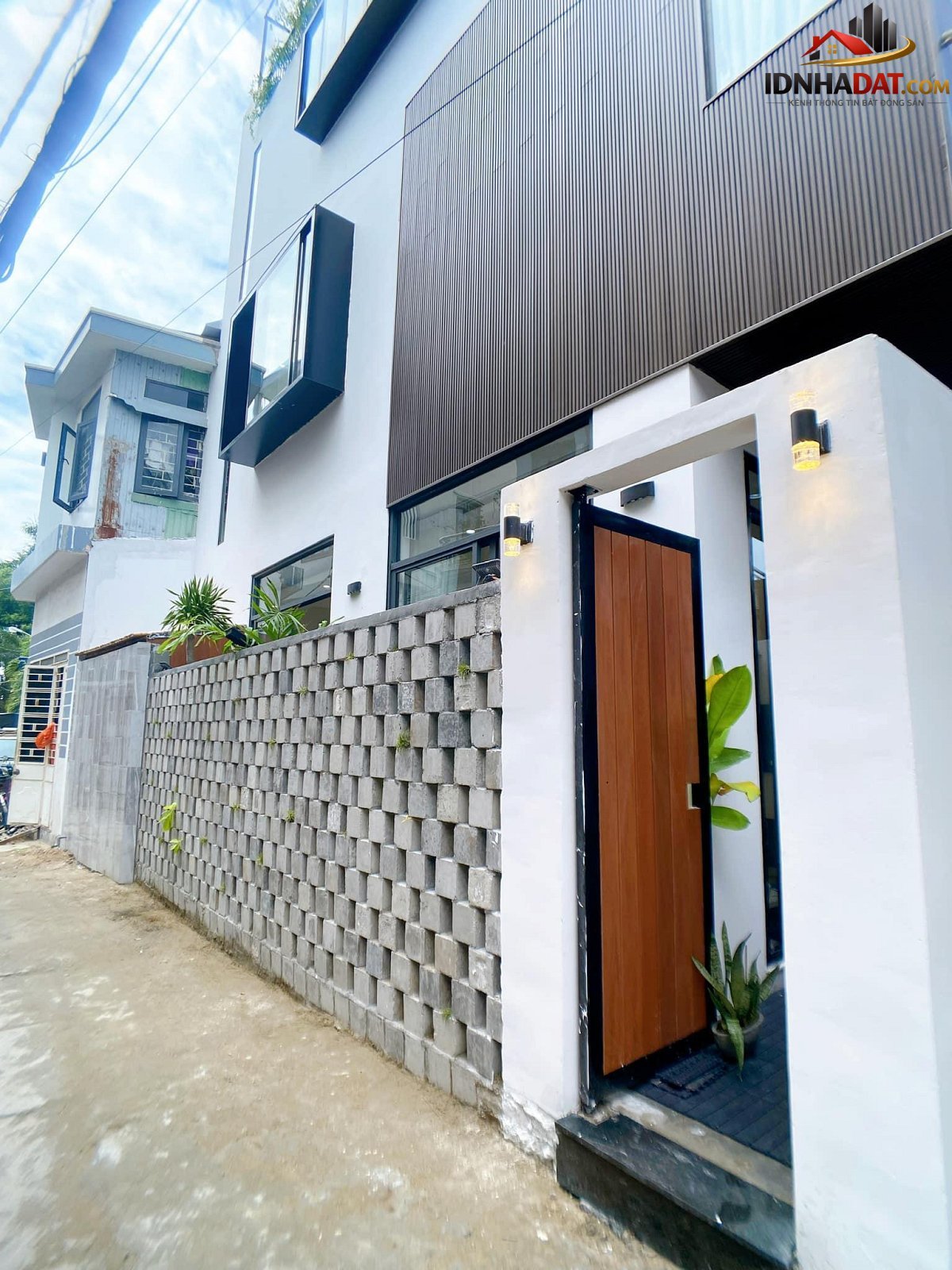 Ngôi nhà phố luôn trong lành nhờ được bọc bởi khu vườn nhỏ - Ảnh 21. Ngôi nhà phố luôn trong lành nhờ được bọc bởi khu vườn nhỏ - Ảnh 21.