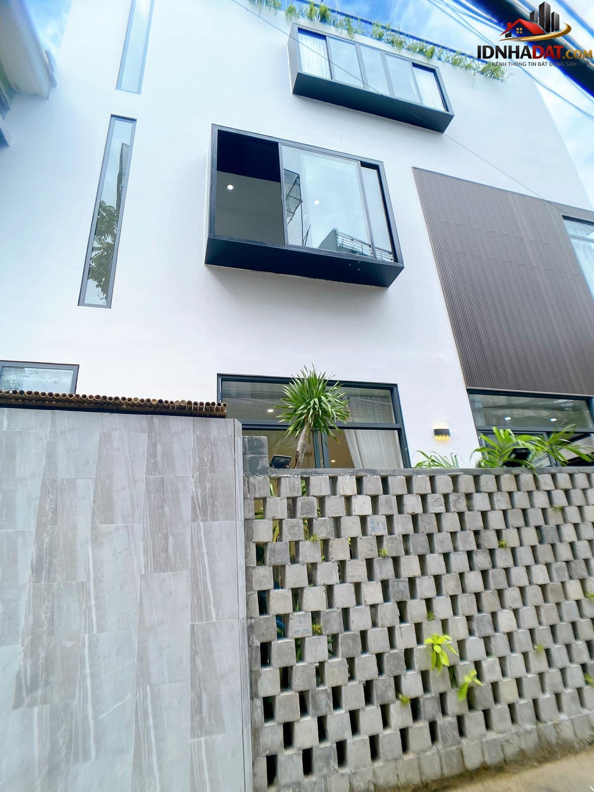 Ngôi nhà phố luôn trong lành nhờ được bọc bởi khu vườn nhỏ - Ảnh 22. Ngôi nhà phố luôn trong lành nhờ được bọc bởi khu vườn nhỏ - Ảnh 22.