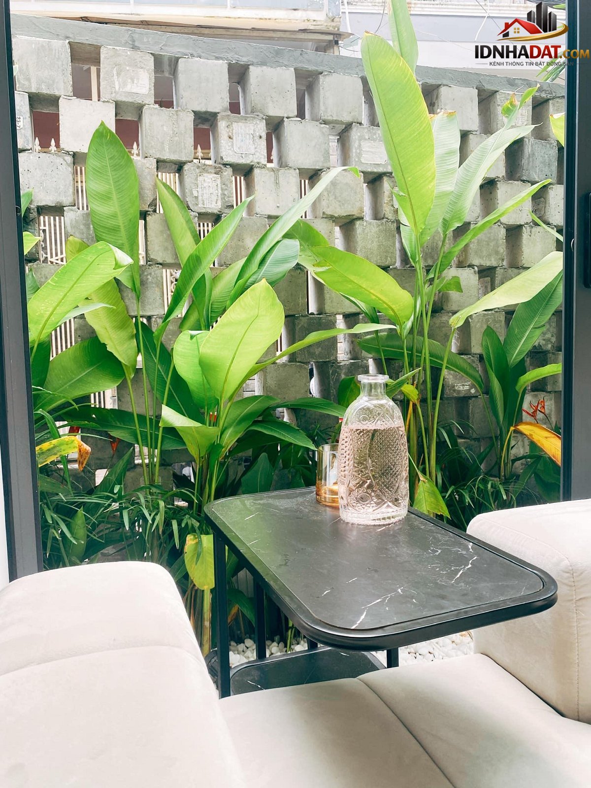 Ngôi nhà phố luôn trong lành nhờ được bọc bởi khu vườn nhỏ - Ảnh 25. Ngôi nhà phố luôn trong lành nhờ được bọc bởi khu vườn nhỏ - Ảnh 25.