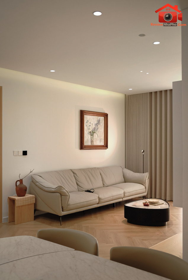 Căn hộ 130m² ở Hà Nội đóng cửa 24/7 vẫn ngập oxy tươi bảo vệ ba thế hệ- Ảnh 2.