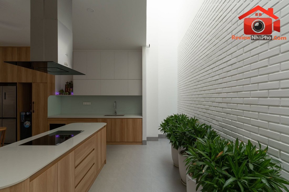 Khi thang bay nghệ thuật hóa giải thế đất xéo khó nhằn của ngôi nhà 3 tầng tại Đồng Nai- Ảnh 9. Khi thang bay nghệ thuật hóa giải thế đất xéo khó nhằn của ngôi nhà 3 tầng tại Đồng Nai- Ảnh 9.