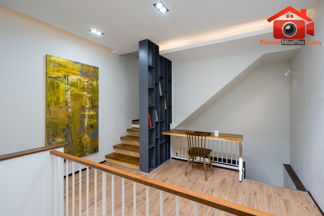 Thiết kế nhà phố lệch tầng ba thế hệ tại TP.HCM: Tối ưu diện tích và ánh sáng- Ảnh 10.