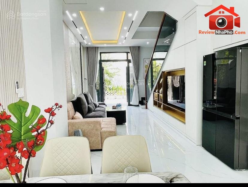 Nhà hẻm 5.5m đường Ngô Quyền – Quận 10 – 73 m2 – Thỏa thuận REVIEW NHÀ PHỐ