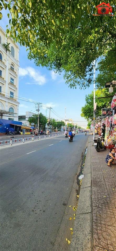 250 tỷ – Diện tích 2057 m2 – Bán gấp tòa nhà mặt tiền Lê Văn Quới – REVIEW NHÀ PHỐ
