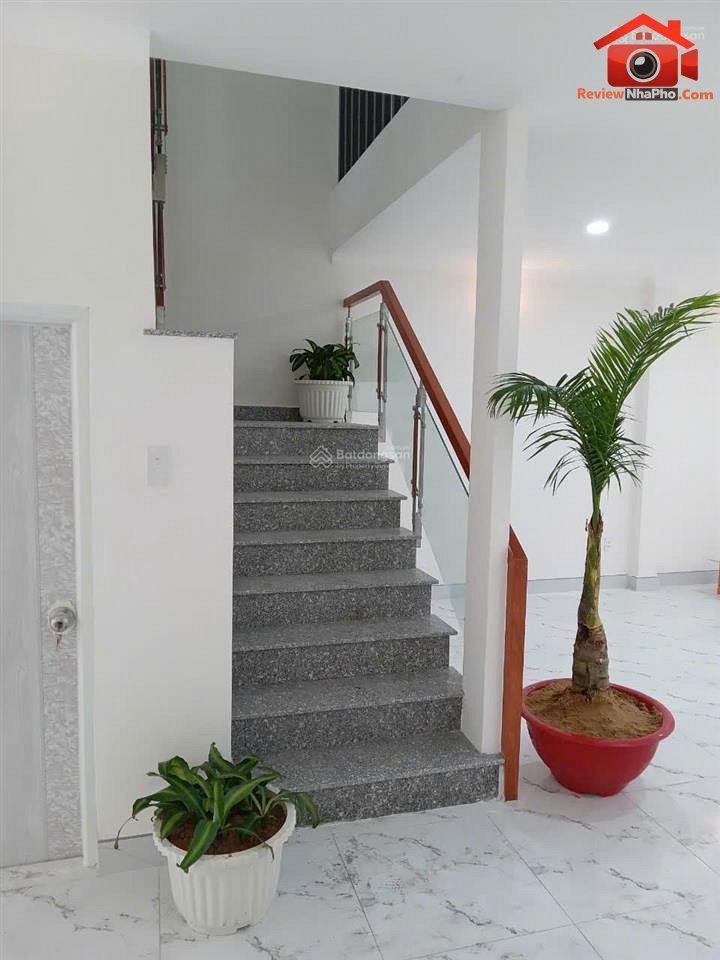 Bán nhà đất Đường Kênh Tân Hóa – Phường cũ 14 Quận 6 – Thành phố Hồ Chí Minh REVIEW NHÀ PHỐ 130 m2 18 tỷ
