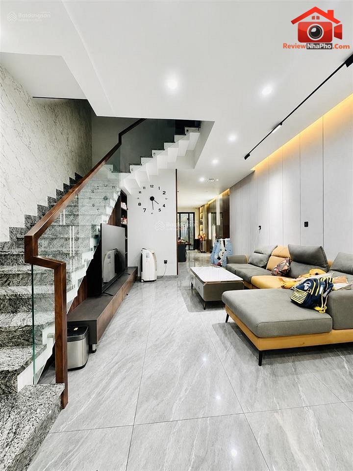 Nhà mặt tiền 4 tầng – 100 m2 – Thỏa th… – Bán nhà mặt phố Quận Bình Tân – TP Hồ Chí Minh giá Thỏa thuận