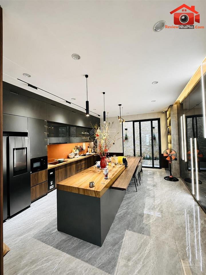 Nhà mặt tiền 4 tầng – 100 m2 – Thỏa th… – Bán nhà mặt phố Quận Bình Tân – TP Hồ Chí Minh giá Thỏa thuận