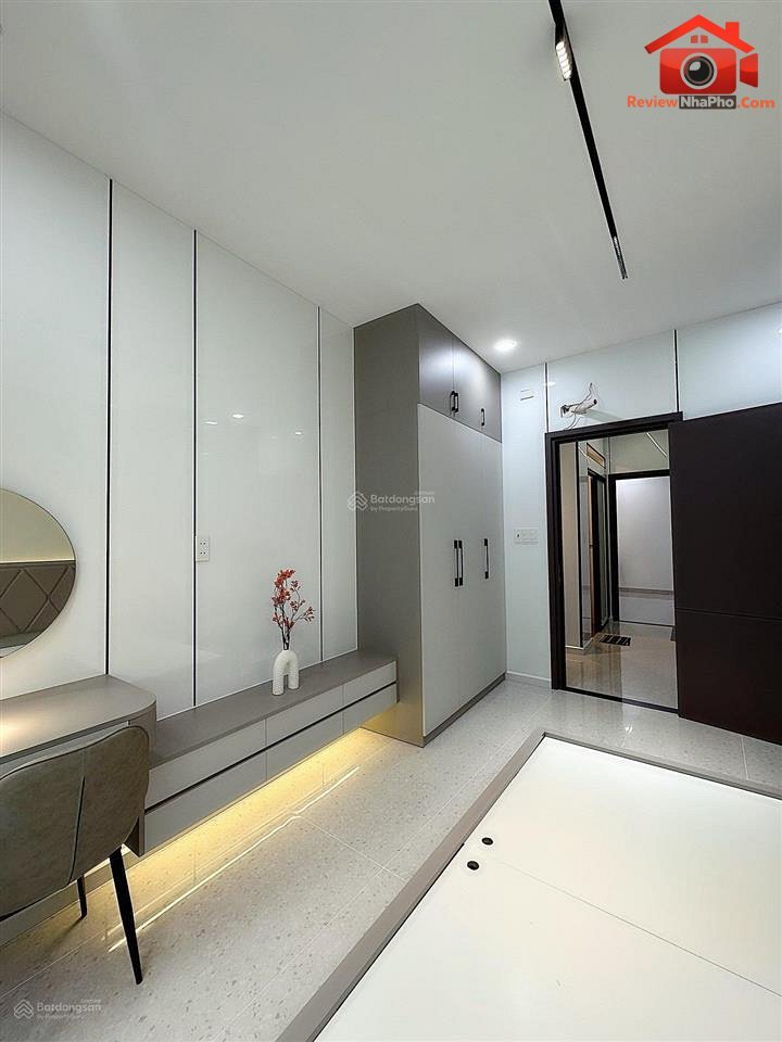 8.6 tỷ – Diện tích 48 m² – Nhà thang máy full nội thất hẻm ô tô, Phường 9, Quận Tân Bình REVIEW NHÀ PHỐ