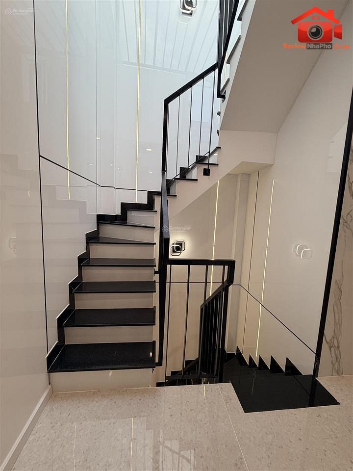8.6 tỷ – Diện tích 48 m² – Nhà thang máy full nội thất hẻm ô tô, Phường 9, Quận Tân Bình REVIEW NHÀ PHỐ