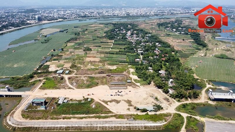 Quảng Ngãi họp bàn với Tập đoàn Sun Group về việc triển khai loạt dự án quy mô lớn- Ảnh 1. Quảng Ngãi họp bàn với Tập đoàn Sun Group về việc triển khai loạt dự án quy mô lớn- Ảnh 1.