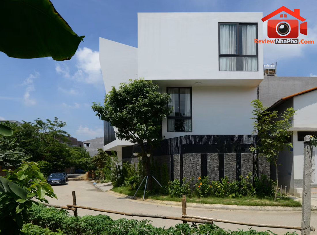 Vuông hóa góc xéo: Lời giải cho nhà phố trên đất phi đối xứng tại Bắc Giang- Ảnh 1. Vuông hóa góc xéo: Lời giải cho nhà phố trên đất phi đối xứng tại Bắc Giang- Ảnh 1.