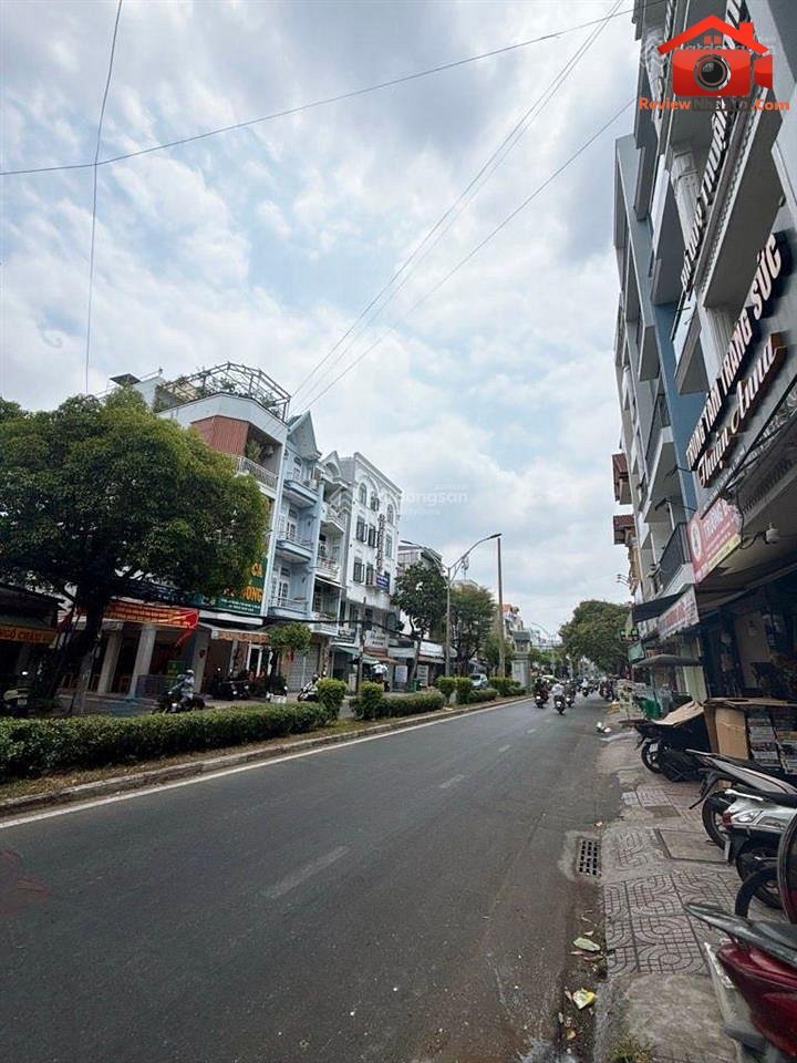 Bán nhà đất Đường Nguyễn Cửu Đàm – Phường cũ Tân Sơn Nhì Quận Tân Phú – Thành phố Hồ Chí Minh REVIEW NHÀ PHỐ 97m2 Thỏa thuận