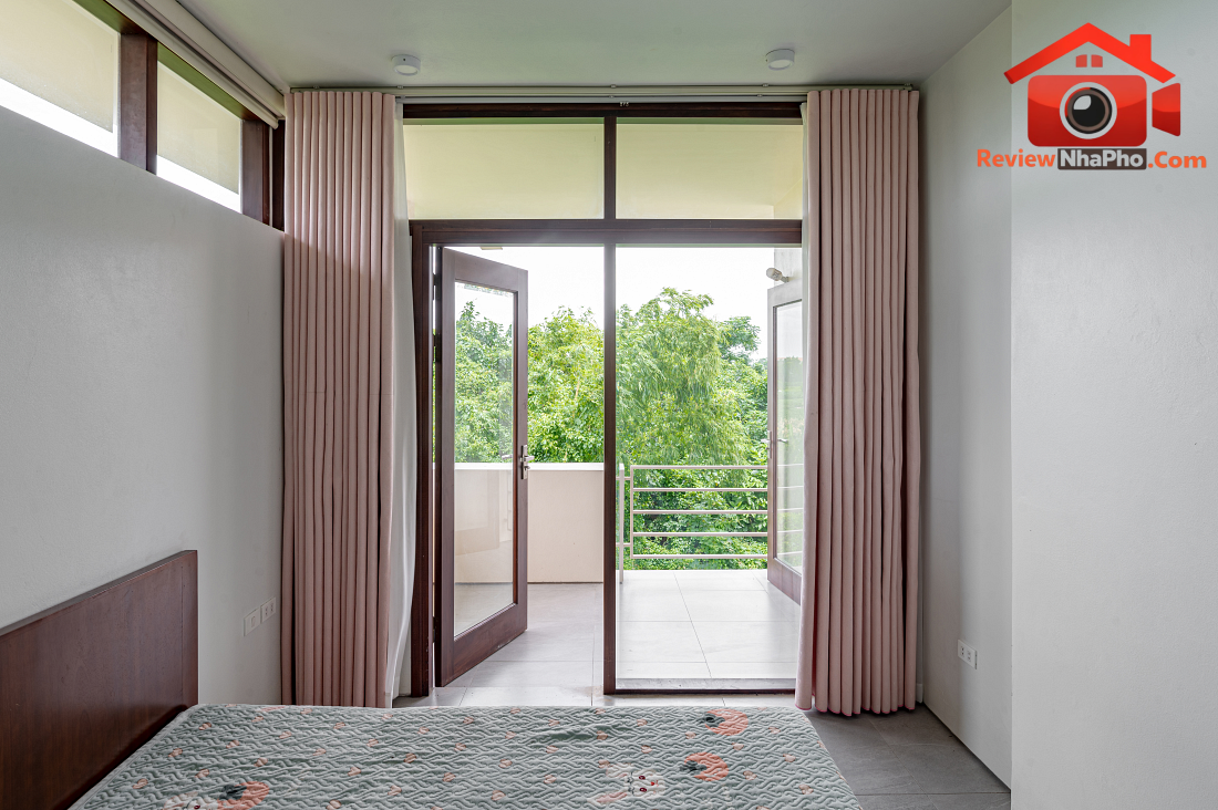 Ngôi nhà đa thế hệ ngoại ô Hà Nội: Nơi sân trong kết nối bếp cộng đồng- Ảnh 12. Ngôi nhà đa thế hệ ngoại ô Hà Nội: Nơi sân trong kết nối bếp cộng đồng- Ảnh 12.