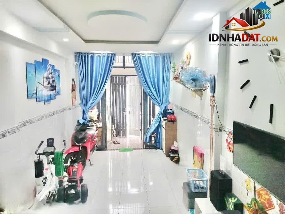 [Đánh giá Nhà Phố] Nhà 2 tầng tại Tân Bình với sổ hồng riêng và hẻm xe hơi - Review Nhà Phố - Ảnh 1