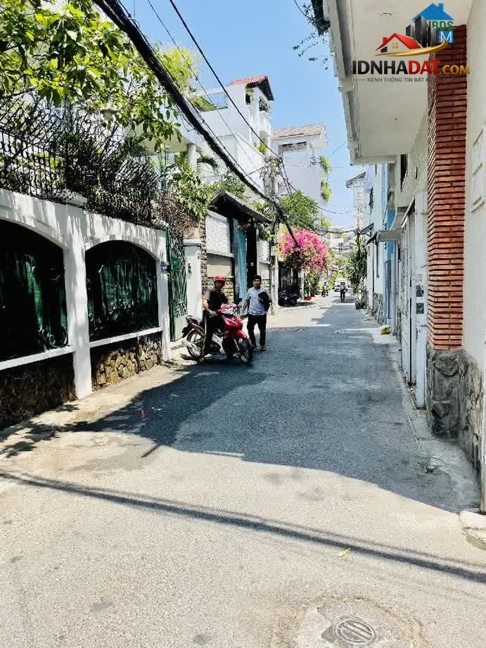 5 Tầng BTCT, LÊ VĂN SỸ, 4×11, hẻm xe hơi thôn… – Bán kho xưởng Quận Tân Bình – TP Hồ Chí Minh giá 7 – 10 tỷ