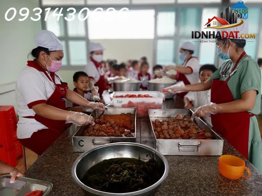 [Đánh giá Nhà Phố] Trường Liên Cấp Trí Tuệ Việt: Vị trí thuận lợi tại Bình Tân - Review Nhà Phố - Ảnh 1
