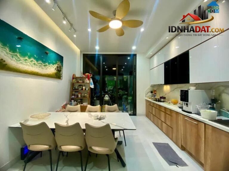 Siêu Phẩm Nhà Phố – Tân Phú – 4 Tầng – Gara Ô Tô –… – Bán nhà mặt phố Quận Tân Phú – TP Hồ Chí Minh giá 7 – 10 tỷ
