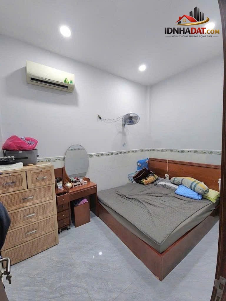 Nhà Hẻm Xe Tải Tránh 8 M Thông, Nhà Đẹp, 2 Tầng Và… – Bán nhà mặt phố Quận Bình Tân – TP Hồ Chí Minh giá 20 – 40 tỷ
