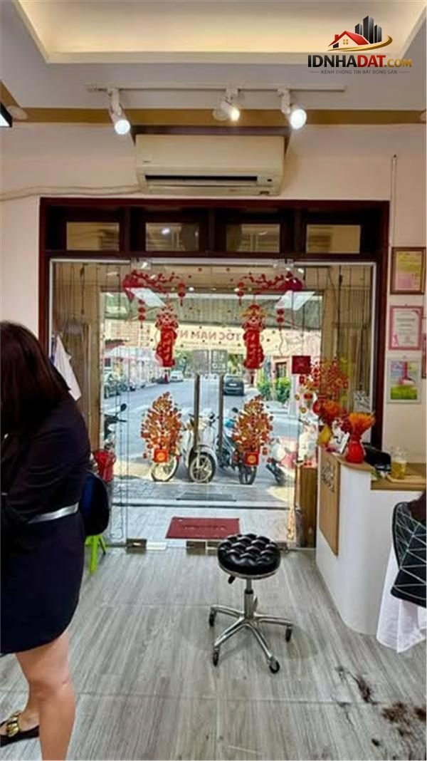 Nhà mt đường hồng lĩnh phường 15 cũ quận 10.