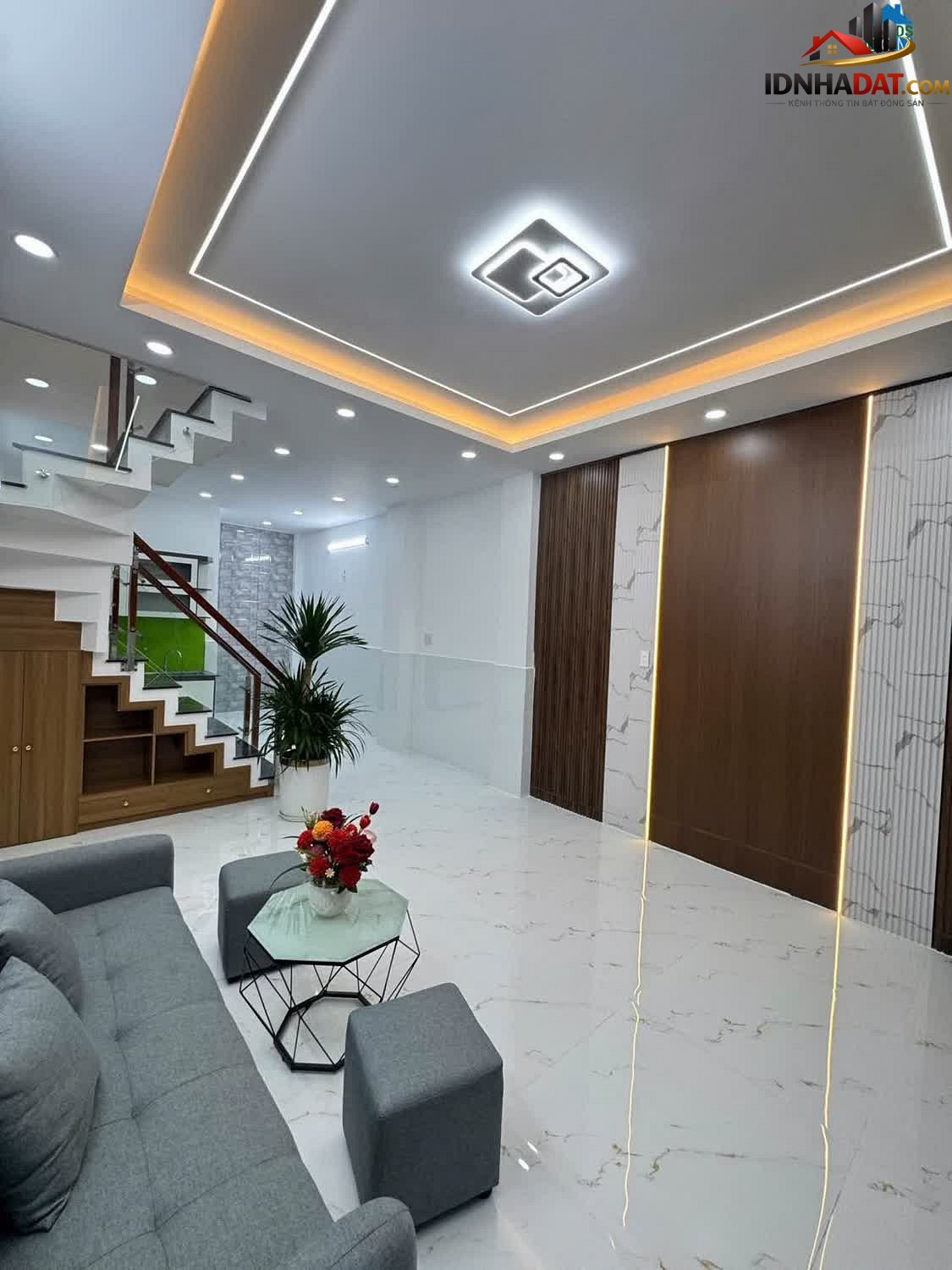 [Review Nhà Phố] Ngôi nhà 3 tầng hiện đại tại Bình Tân, giá 4.5 tỷ, gần chợ Phú Lâm - Review Nhà Phố - Ảnh 1