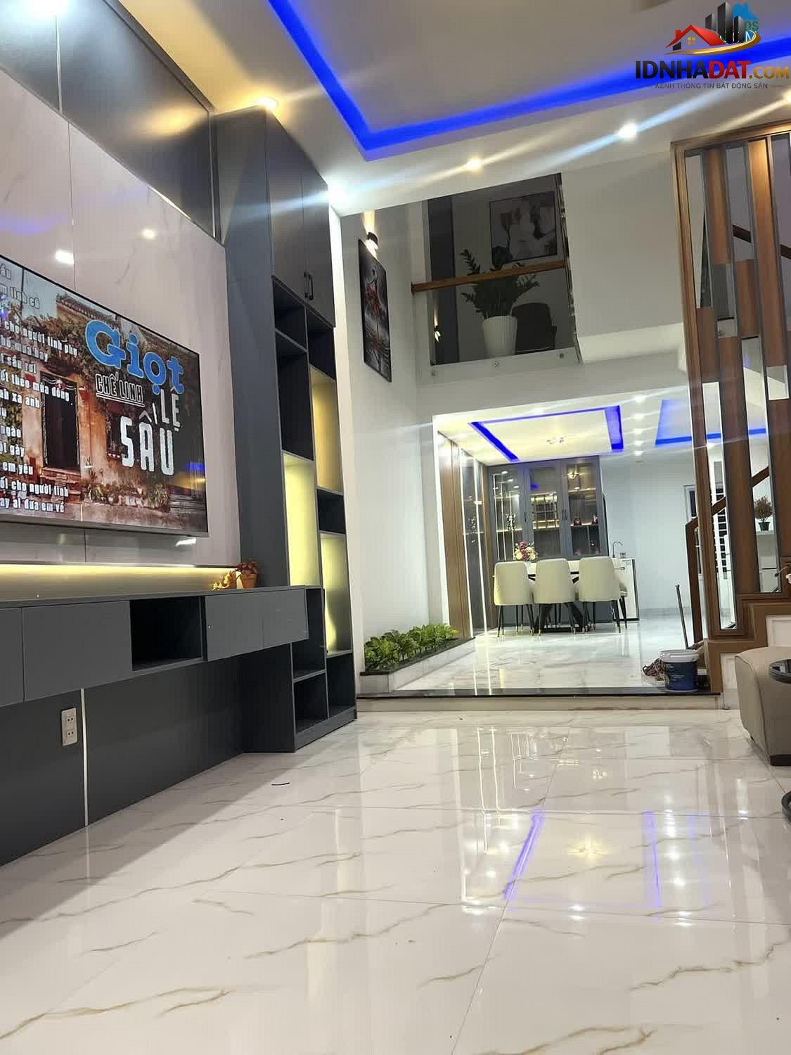 [Review Nhà Phố] Nhà 3 tầng hiện đại sát biển Đà Nẵng, giá chỉ 7.9 tỷ - Review Nhà Phố - Ảnh 1