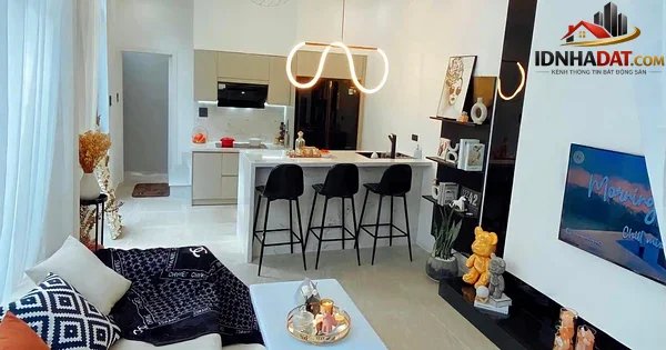 Ngôi nhà phố luôn trong lành nhờ được bọc bởi khu vườn nhỏ