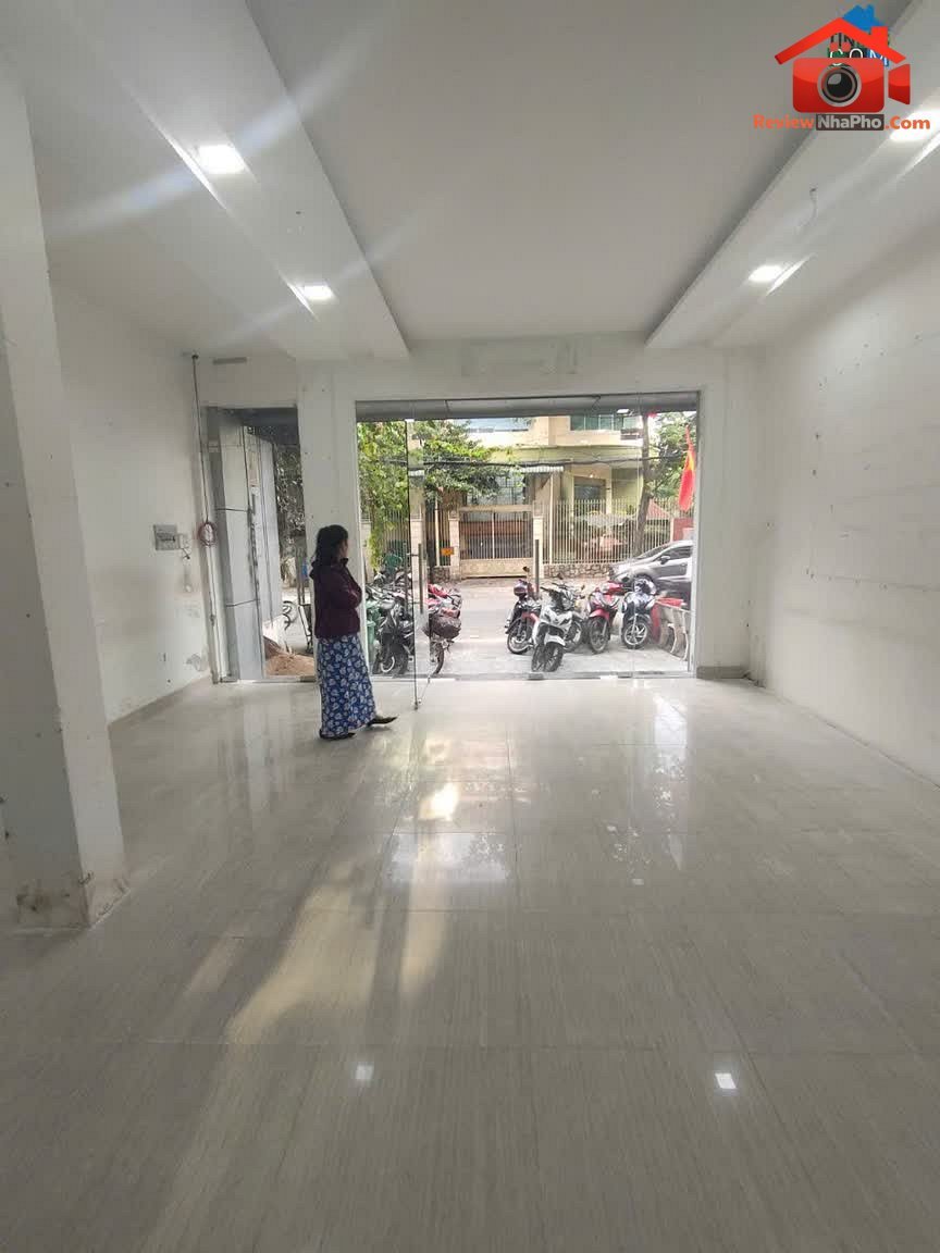 Mặt tiền gần Sư Vạn Hạnh Q10, DT: 86m2, ngang 6m, 4 tầng, 6PN, Dòng tiền 700tr/năm, Giá 38 Tỷ TL - Bán nhà mặt phố Quận 10 Hồ Chí Minh 38 tỷ 86 m²