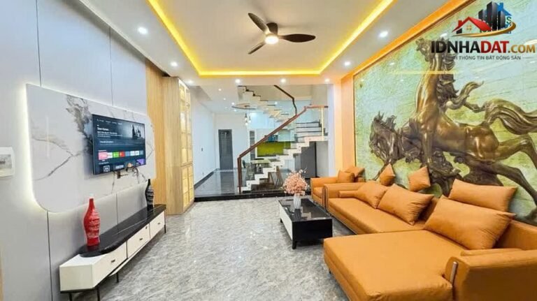 [Review Nhà Phố] Nhà 3 Tầng Đường Huy Cận Đà Nẵng – Vị Trí Kinh Doanh Sầm Uất, Giá 10.8 Tỷ