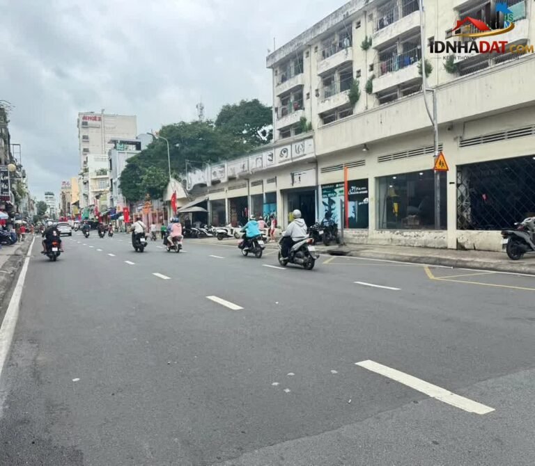 [Review Nhà Phố] Nhà Mặt Tiền Trần Hưng Đạo, Quận 5: Cơ Hội Đầu Tư Giá Trị Cao