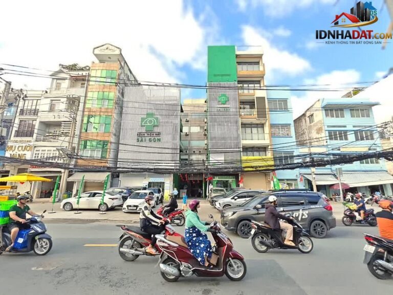 [Review Nhà Phố] Nhà Phố 3 Tầng Đường Cách Mạng Tháng Tám Quận 10, Giá 9.2 Tỷ
