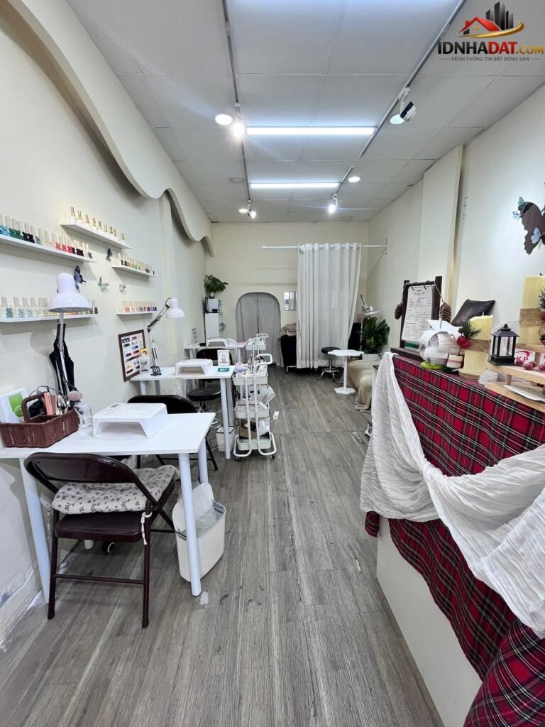 Sang tiệm nail 60 triệu Đường Huỳnh Văn Bánh Quận Phú Nhuận Thành Phố Hồ Chí Minh
