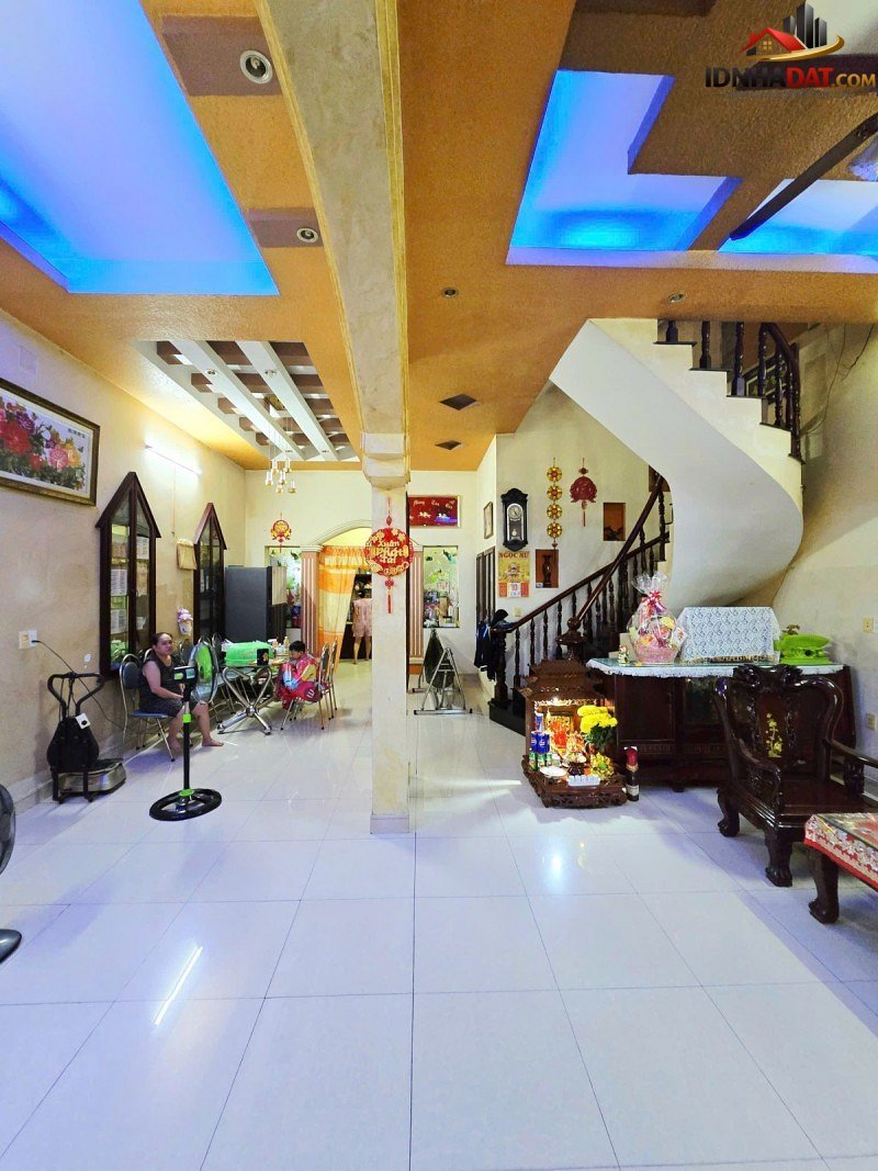 [Review Nhà Phố] Nhà 3 tầng 154m2 trên đường Nguyễn Duy Trinh, Quận 9, giá hấp dẫn 8.95 tỷ - Review Nhà Phố - Ảnh 1
