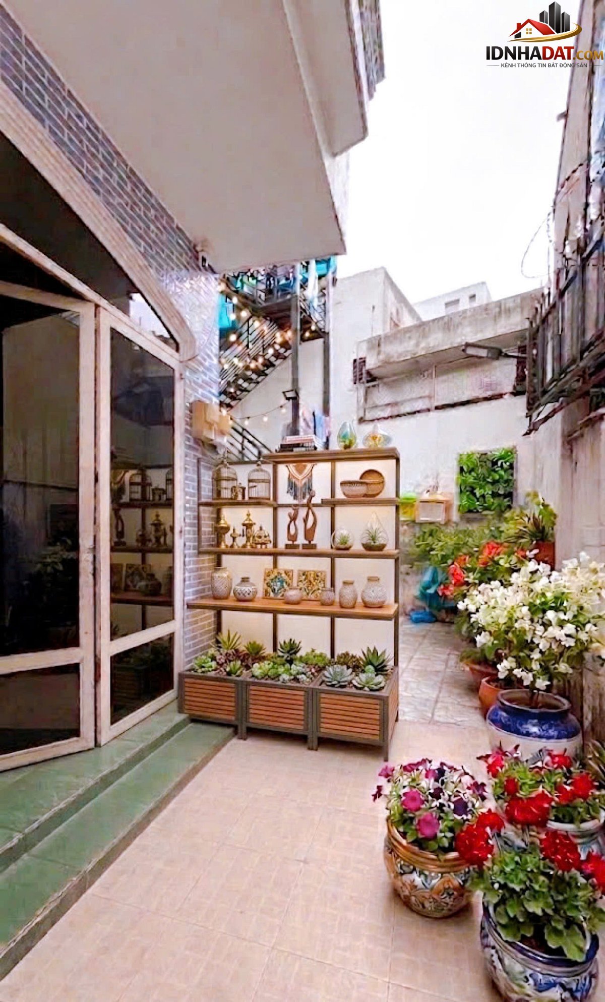 [Review Nhà Phố] Căn Nhà Đẹp 148m2 Trên Đường Cách Mạng Tháng Tám, Quận 10, Giá 19.5 Tỷ - Review Nhà Phố - Ảnh 1