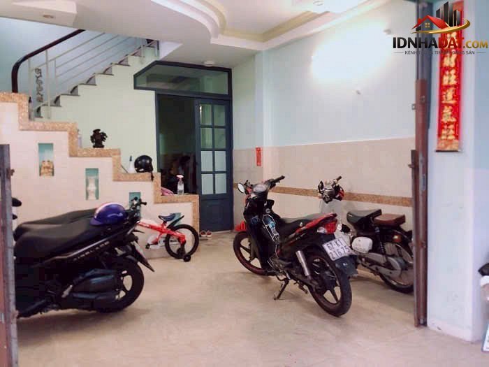 Sát vincom quận 7- 75m2- nhà 3tầng- giá 2950000000