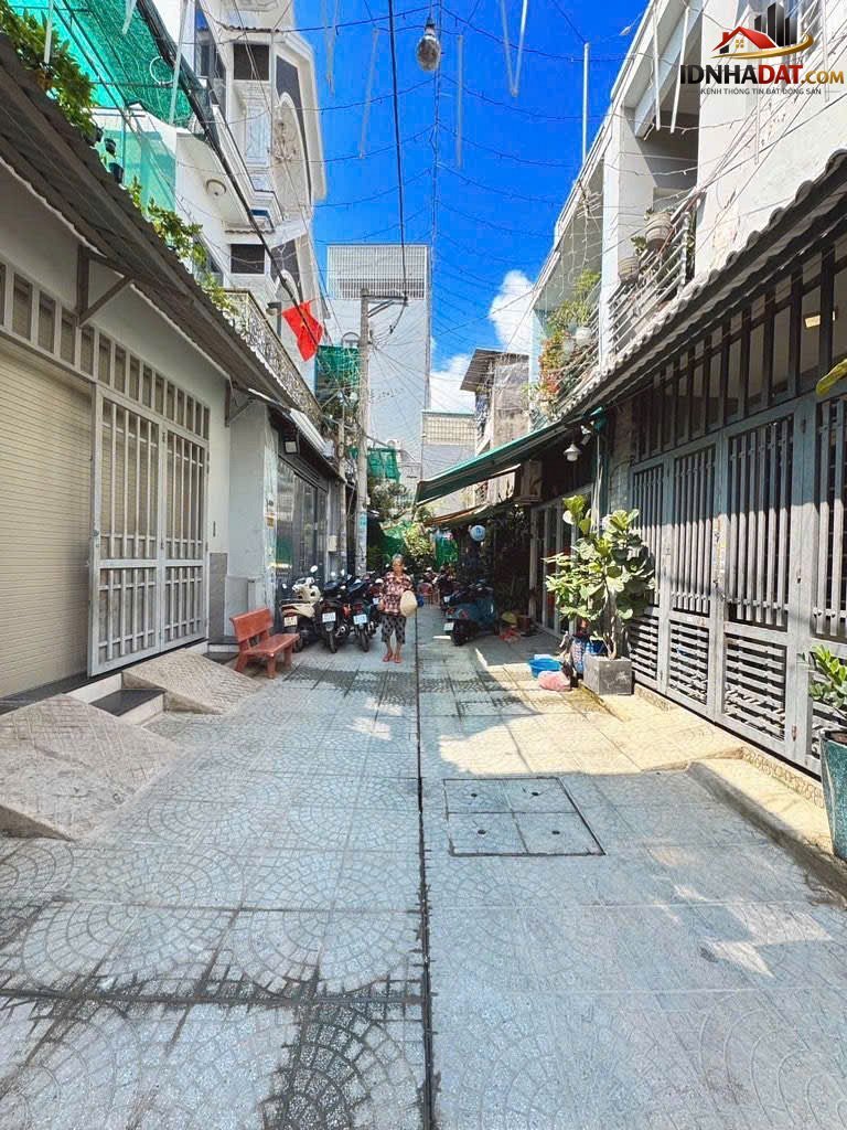 Hẻm 1/ – hẻm xe hơi – chỉ nhỉnh 4 tỷ &… – Bán nhà trong ngõ, hẻm Quận Tân Phú – TP Hồ Chí Minh giá 3 – 5 tỷ