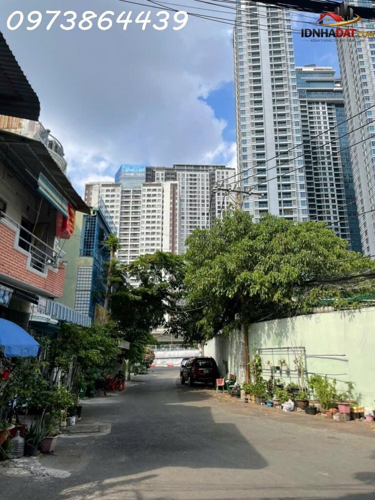 Quận 1 chỉ 2 phút – Nhà 2 mặt tiền hẻm xe tải ngay Landmark 81 chỉ 13 tỷ – 52m2