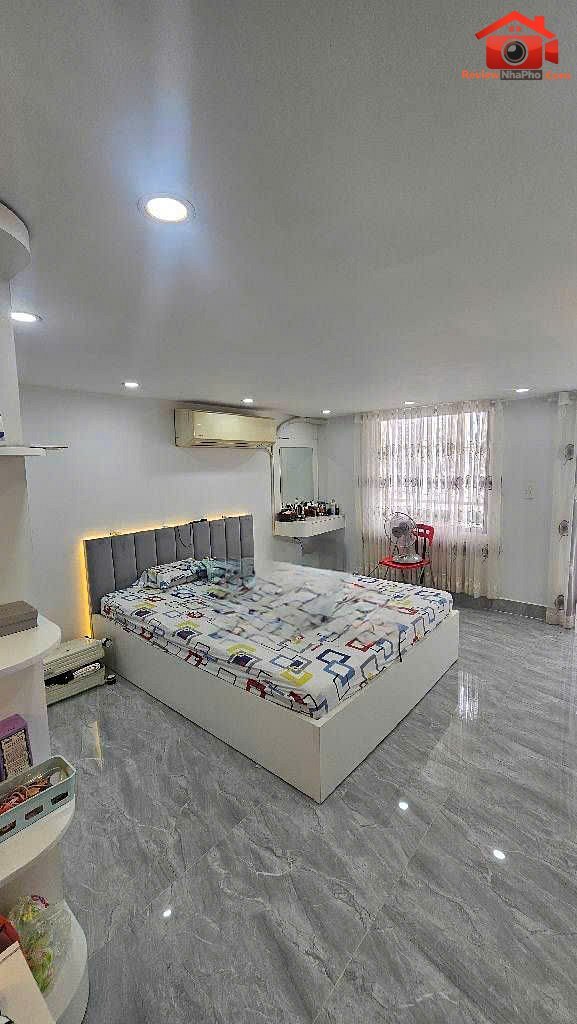 Nhà mới 3 tầng, hẻm thông, giáp quận 7 Đường Huỳnh Tấn Phát – Huyện Nhà Bè – Thành phố Hồ Chí Minh diện tích 64m2 giá 4350000000