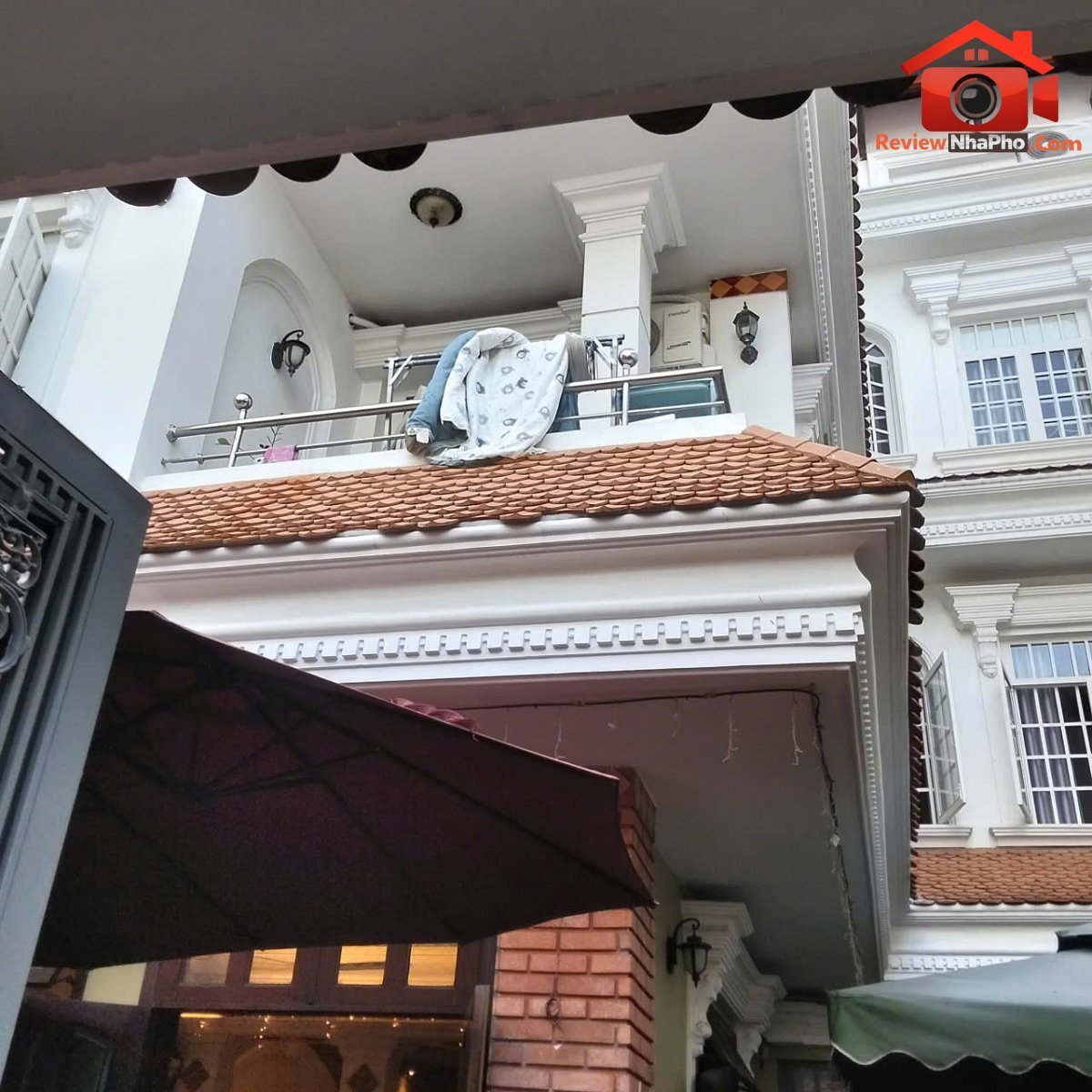 Sang nhượng tòa nhà căn hộ dịch vụ quán cafe/quán ăn quận phú nhuận – Đường Trần Hữu Trang – Phường 10 – Thành phố Hồ Chí Minh – Diện tích 1500m2 – Giá 1.2 tỷ