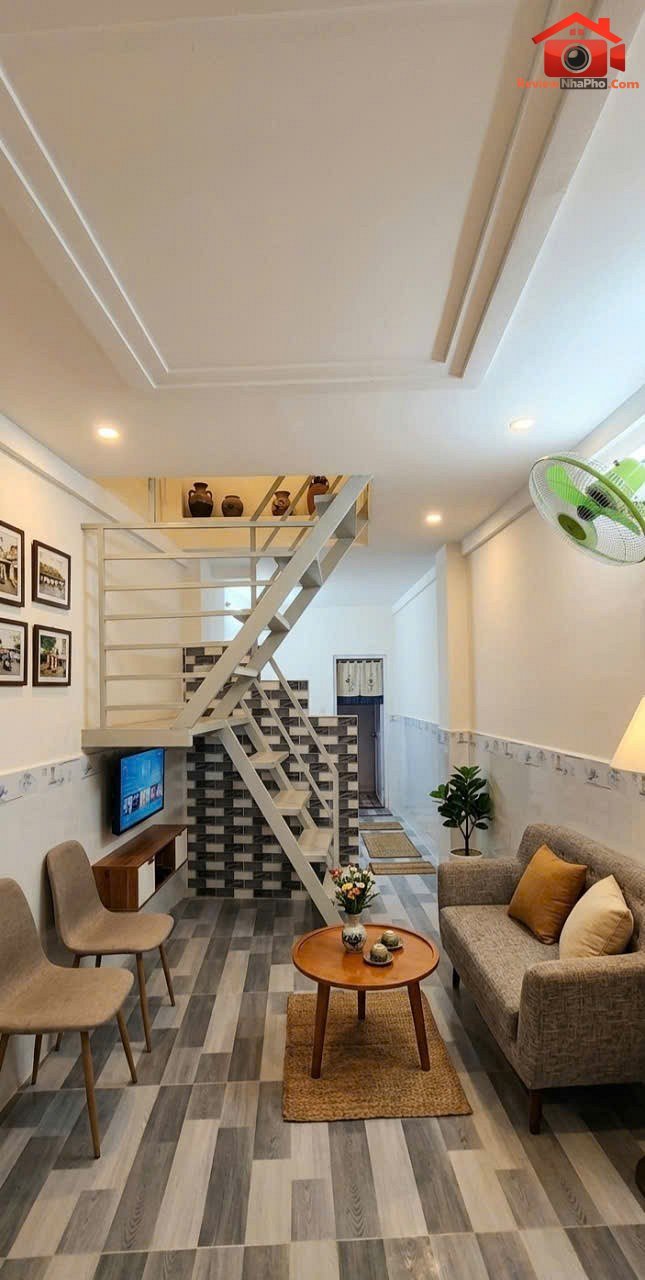 Nhà 2 tầng lò siêu, quận 11 chỉ 2.65 tỷ, vào ở ngay, giá hiếm khu trung tâm – diện tích 24m2