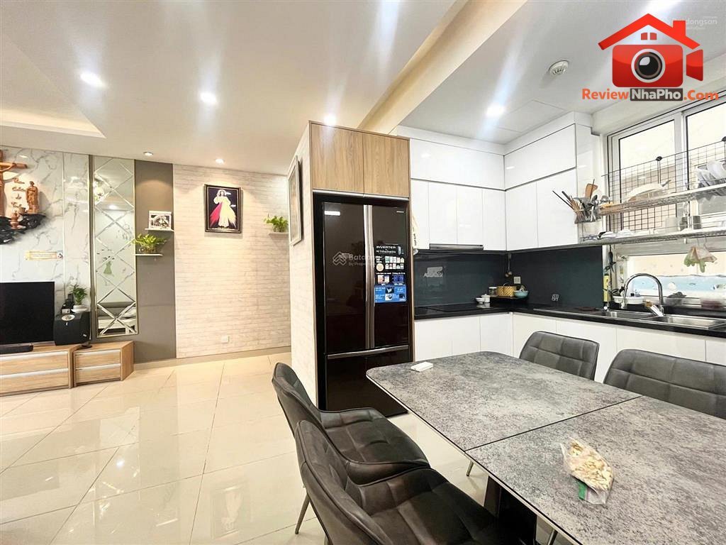 Cần bán căn góc 3pn/2wc 100m2 view thoáng giá chỉ 8.150 tỷ nhận nhà golden mansion
-
Giá: 8.35 tỷ
100 m2
3
2