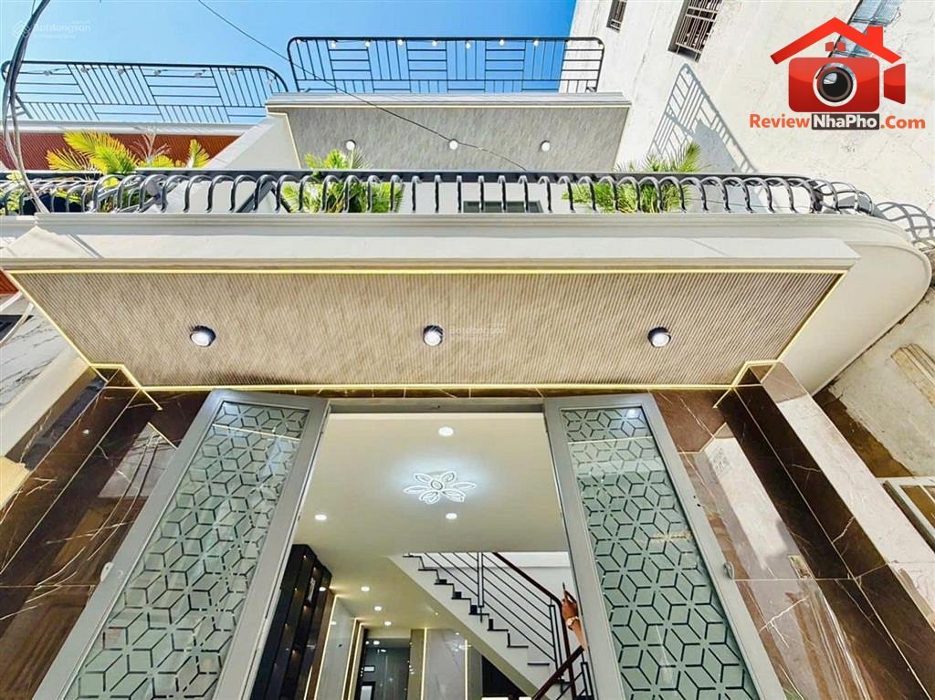 5,75 tỷ  ngang 4,4m nở hậu 5,2m  full nội thất  có phòng ngủ tầng trệt
-
Giá: 5.75 tỷ
65 m2
3
2