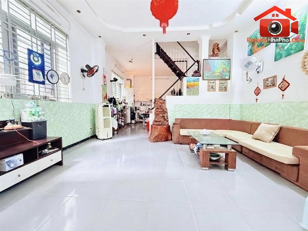 Chỉ 6.2 tỷ, 61m2 (ngang 5.1 dài 12m), 3 tầng, ngay khu bàu cát, gần ubnd q.tân bình, sổ vuông vức
-
Giá: 6.2 tỷ
61 m2
4
3