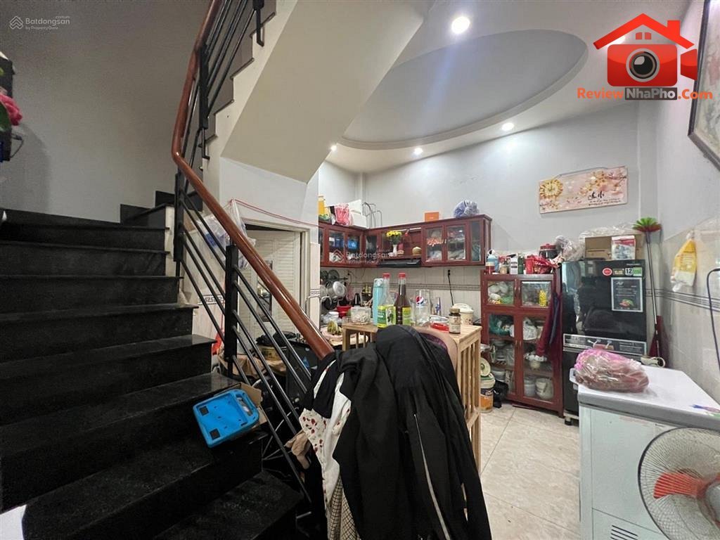 Hot, bán gấp nhà riêng 3 tầng mới đẹp gò xoài, 41m2, hẻm xe hơi cách mặt tiền 1 căn, chỉ hơn 3 tỷ.
-
Giá: 3.9 tỷ
41 m2
3
2