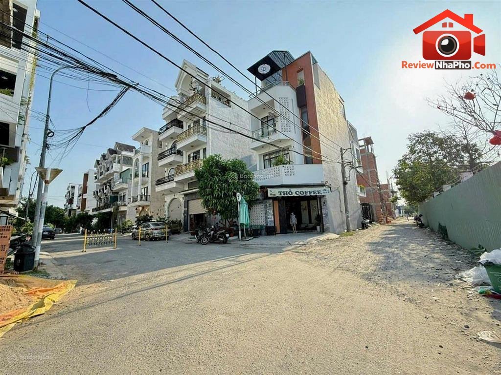 Giảm 1.4 tỷ nhà phố 4,5m x 16m góc 2 mặt tiền hẻm đường lê thị riêng sát bên kdc hà đô q12
-
Giá: 5.5 tỷ
71 m2
4
5