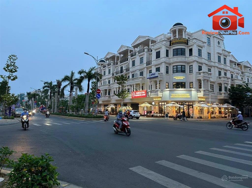 Bán căn góc 2 mặt tiền đường khu cityland park hills, dt 23,5 x 20m
-
Giá: 140 tỷ
470 m2