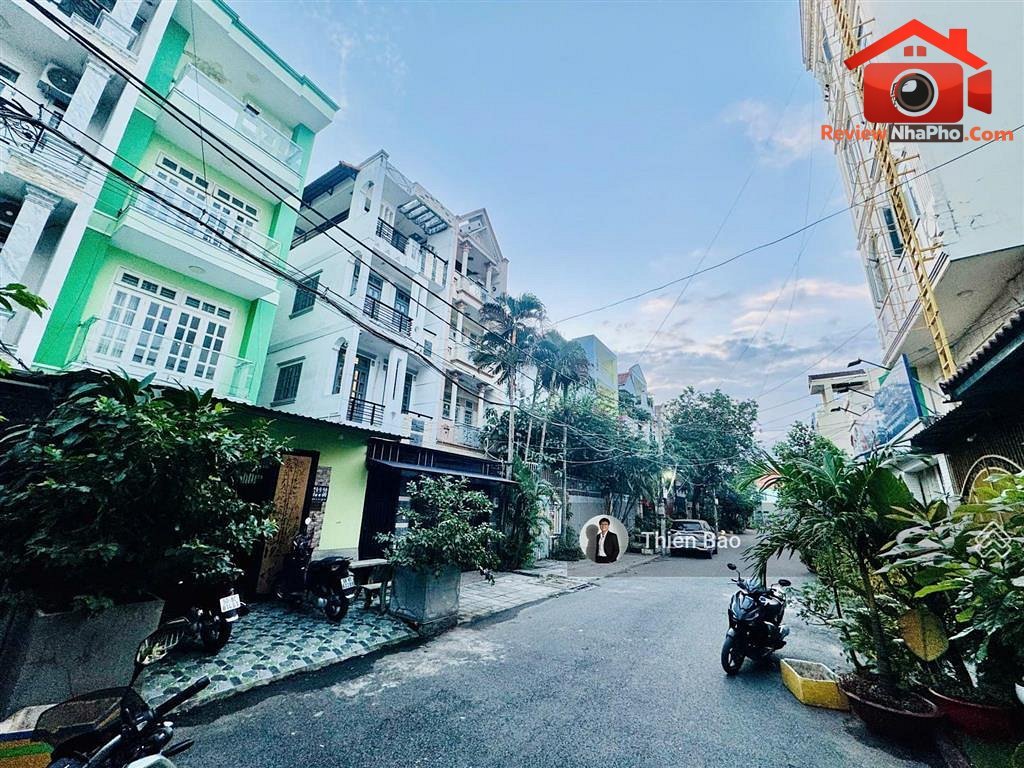 Khu vip công viên làng hoa! bán nhà đường nguyễn văn khối + 4 tầng (5x17m) 4pn giảm còn 9,9 tỷ
-
Giá: 9.9 tỷ
85 m2
4
4