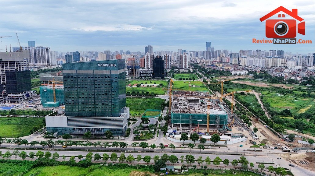Phân Tích Triển Khai Hai Trung Tâm Thương Mại Lớn Tại Tây Hồ Tây